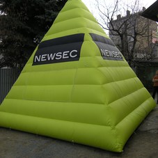 Nafukovací pyramida Newsec