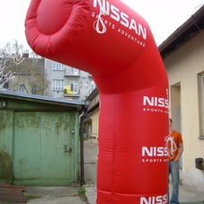 Nafukovací půl-oblouk Nissan