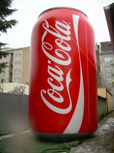 Nafukovací plechovka Coca-Cola