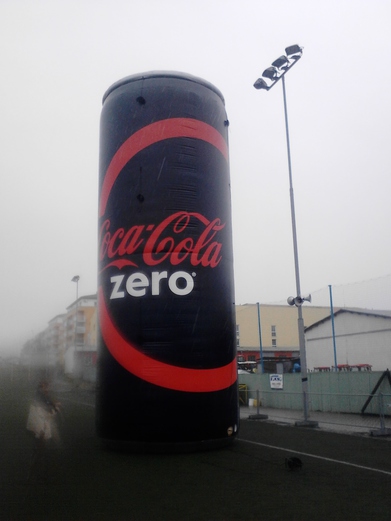 Nafukovací plechovka Coca Cola_2