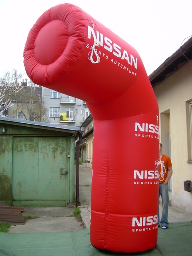 Nafukovací půl-oblouk Nissan