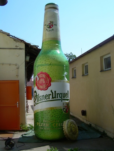 Nafukovací láhev Pilsner Urquell