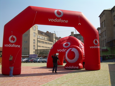 Nafukovací oblouk Vodafone