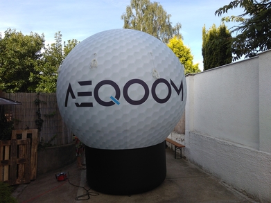 Nafukovací golfový míček AEQOOM